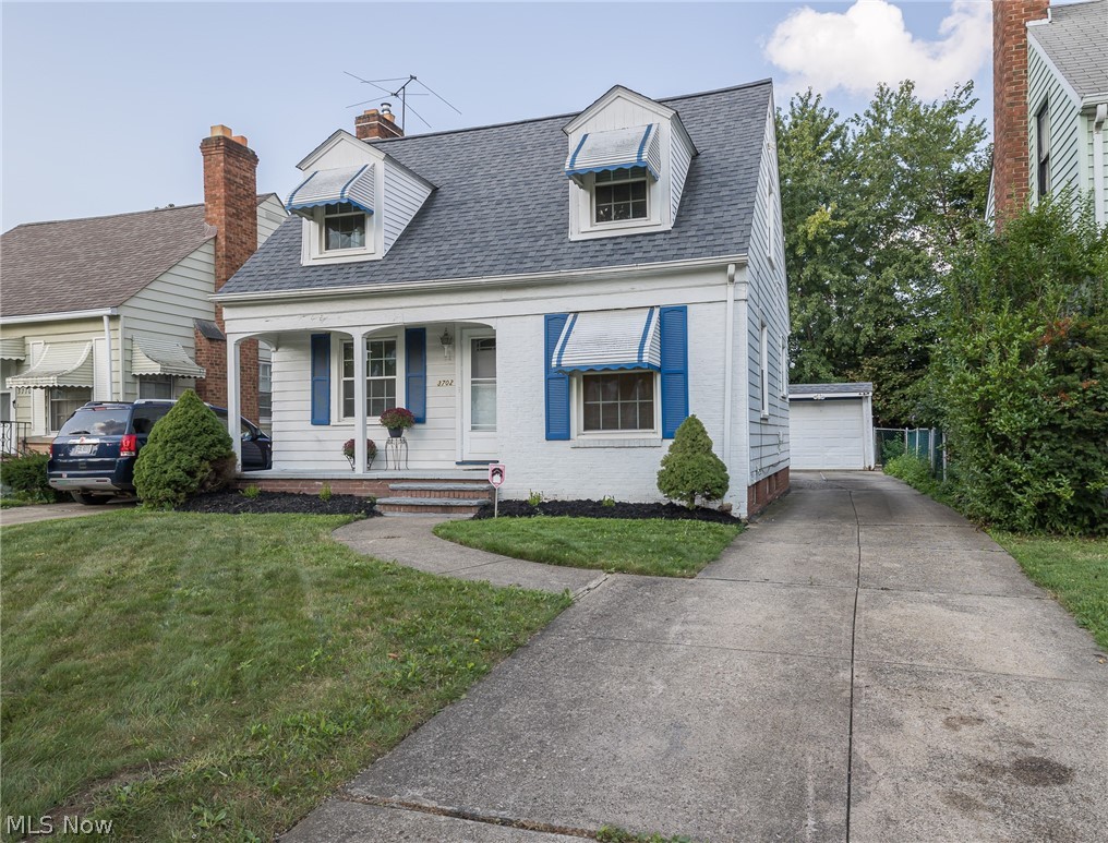 3702 Pennington Road Cleveland, OH 44120 - Photo 2 of 24
