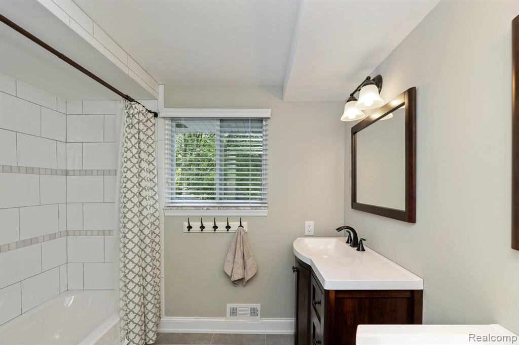 1155 Portsmouth Road Rochester Hills, MI 48309 - Photo 42 of 60