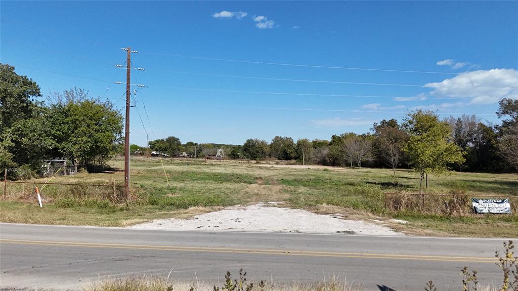 678 Rd Callisburg Tx 76240 Road Whitesboro, TX 76273 - Photo 4 of 16 a view of a yard with a cars park