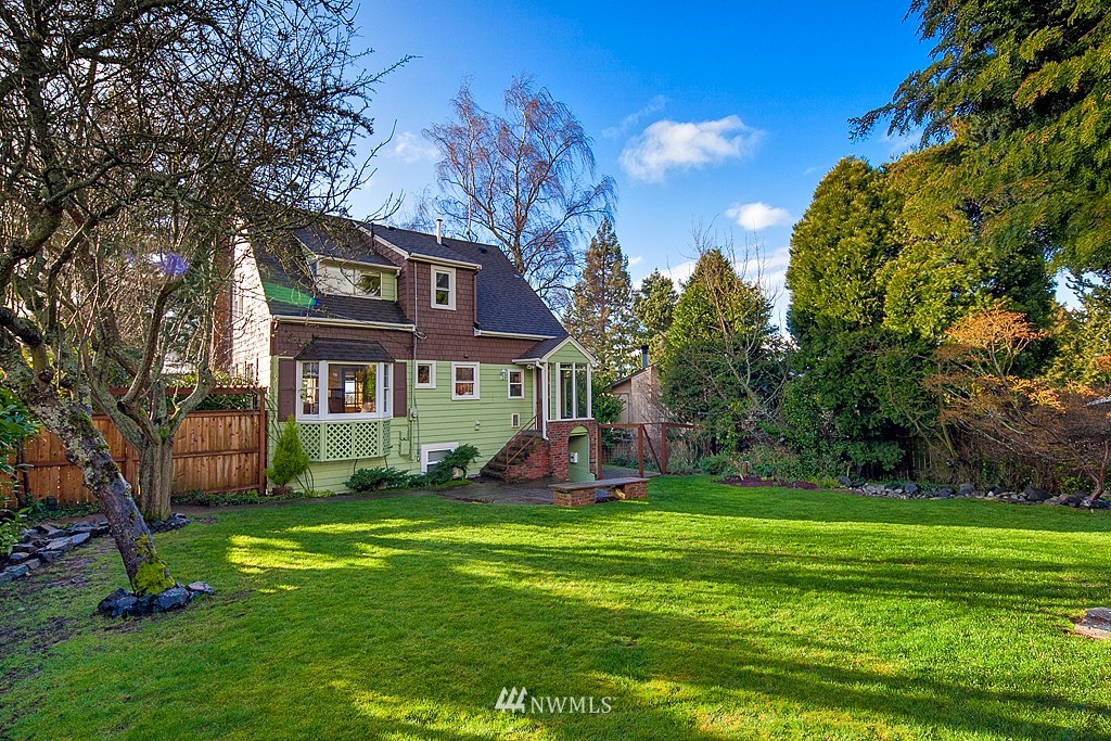 4322 Southwest 100th Street Seattle, WA 98136 - Photo 2 of 15 Gallery Image 2