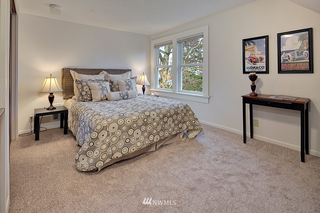 4322 Southwest 100th Street Seattle, WA 98136 - Photo 11 of 15 Gallery Image 11