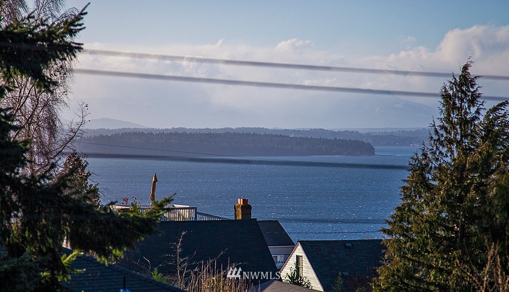 4322 Southwest 100th Street Seattle, WA 98136 - Photo 4 of 15 Gallery Image 4