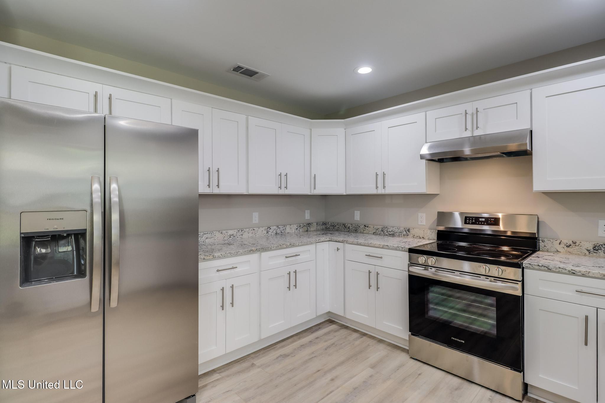 6590 Dummy Line Road Picayune, MS 39466 - Photo 13 of 26 IMG_0385-Edit