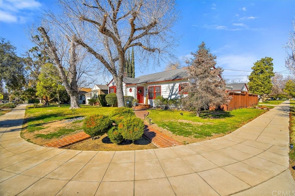 939 East Colton Avenue Redlands, CA 92374 - Photo 22 of 34