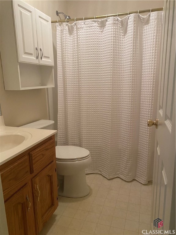 1061 Bell Road Watkinsville, GA 30677 - Photo 8 of 20 Hall bathroom