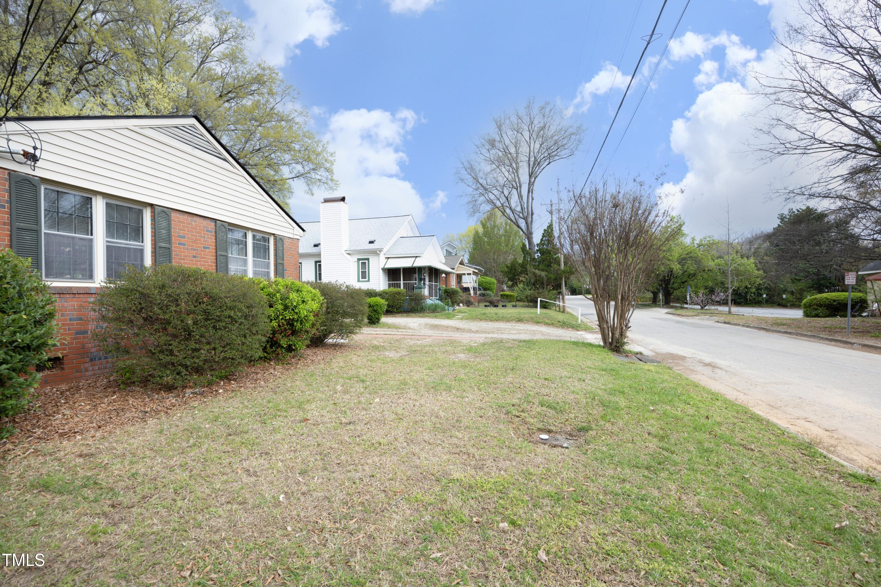 609 Tower Street Raleigh, NC 27607 - Photo 3 of 26 03FrontYard