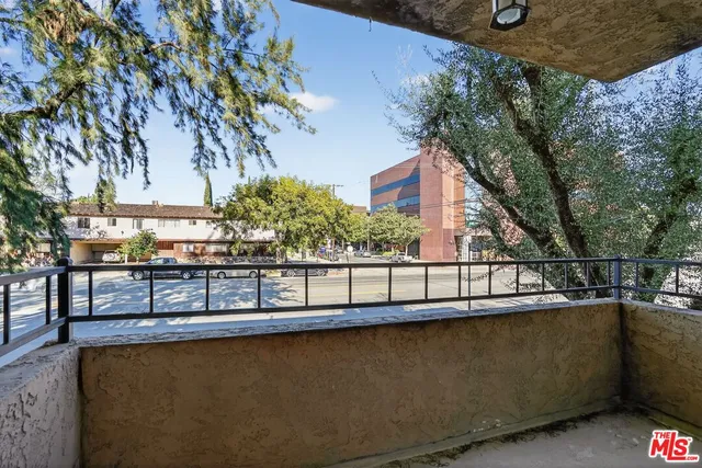 $525,000 | 12940 Riverside Drive, Unit 101, Sherman Oaks, CA 91423