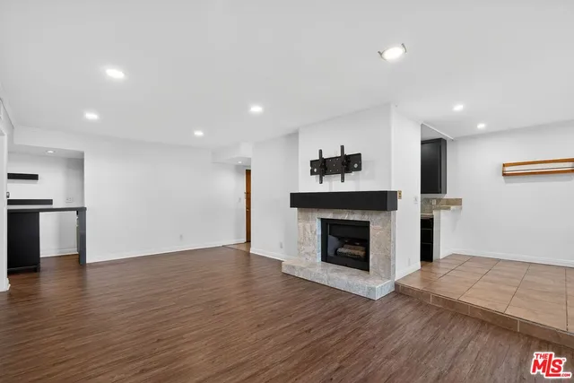 $525,000 | 12940 Riverside Drive, Unit 101, Sherman Oaks, CA 91423