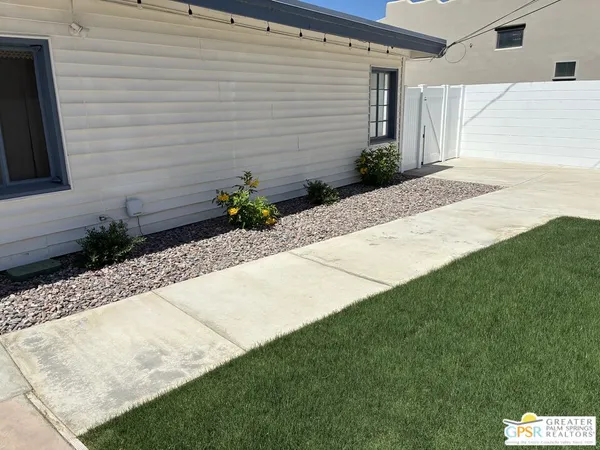 $875,000 | 572 North Calle Marcus, Palm Springs, CA 92262