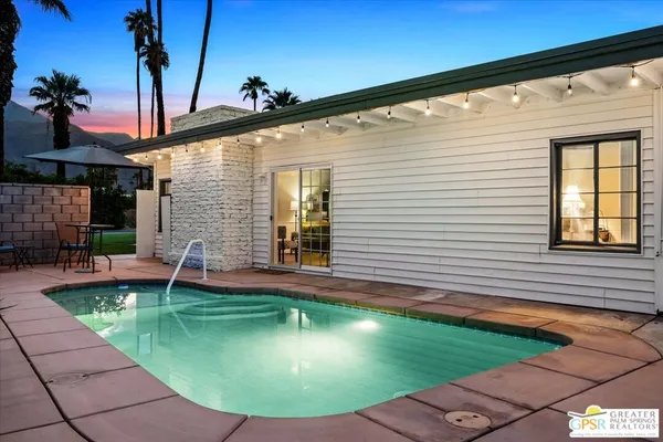 $875,000 | 572 North Calle Marcus, Palm Springs, CA 92262