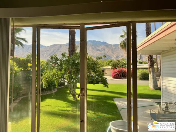$875,000 | 572 North Calle Marcus, Palm Springs, CA 92262