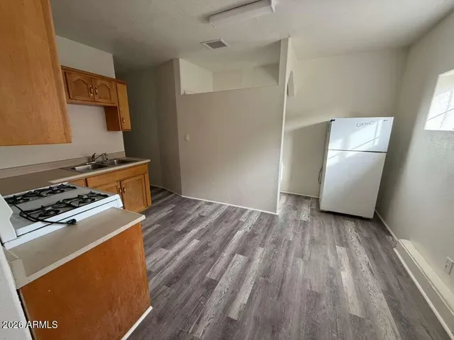 $750 | 1305 C Avenue, Douglas, AZ 85607