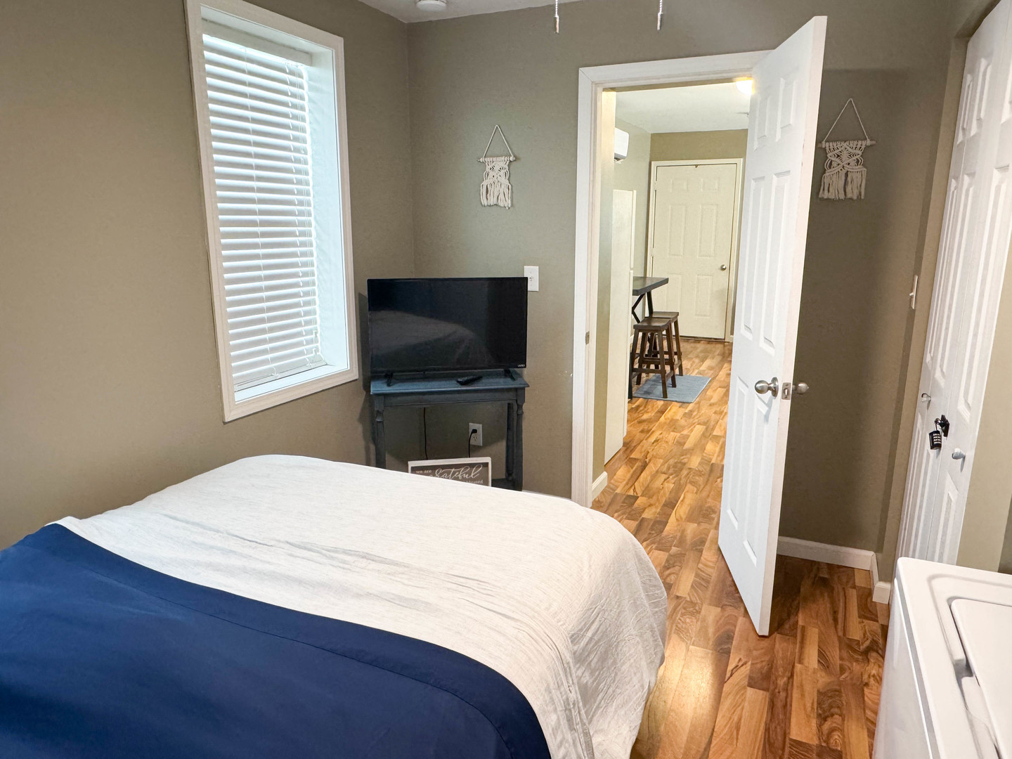 113 Lafayette Street Anna, IL 62906 - Photo 22 of 33 a bedroom with a bed and a television