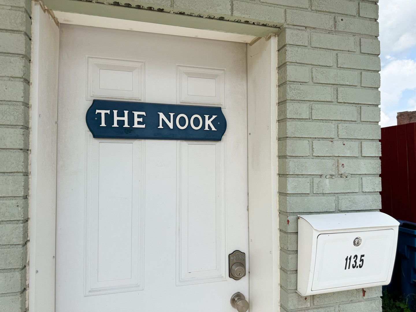 113 Lafayette Street Anna, IL 62906 - Photo 6 of 33 a close view of door