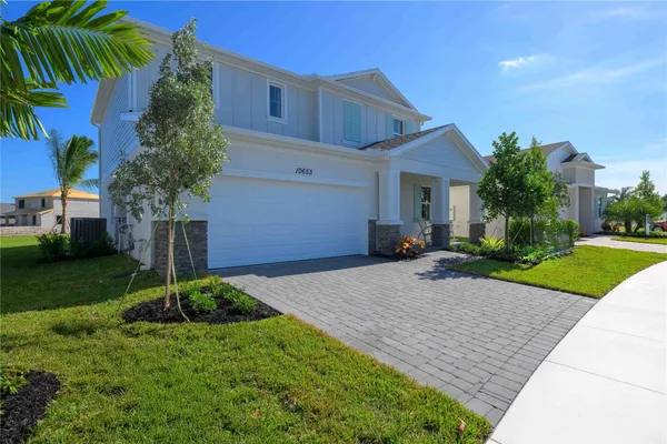 $575,705 | 10653 Northwest Suncrest Loop Port Street, Port St. Lucie, FL 34987