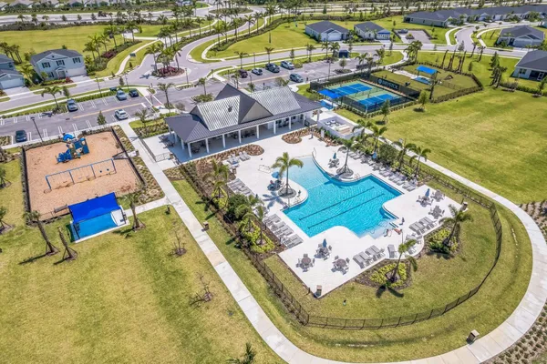 $575,705 | 10653 Northwest Suncrest Loop Port Street, Port St. Lucie, FL 34987