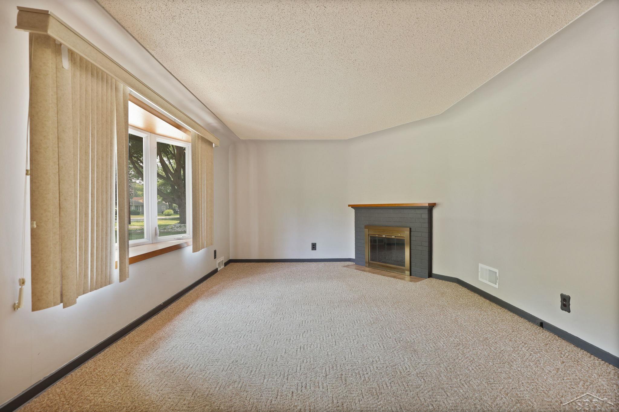 2113 Bock Road Saginaw, MI 48603 - Photo 5 of 22 50181771-d1cc52fb-2f29-42ce-b4ce-2c01b48c98f1.JPG