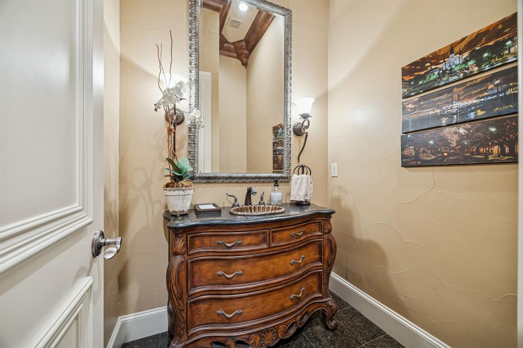 6640 Briar Ridge Lane Plano, TX 75024 - Photo 12 of 40 Guest Bath just off Entry Hall and Home Office