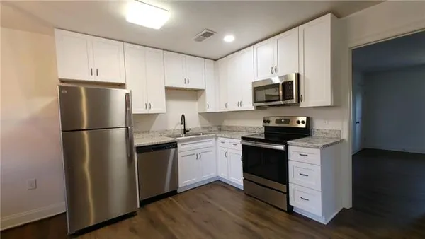 $1,300 | 425 Depre Street, Unit C, Mandeville, LA 70448