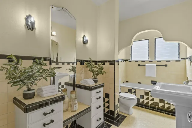 $1,199,000 | 4576 44th Street, San Diego, CA 92115