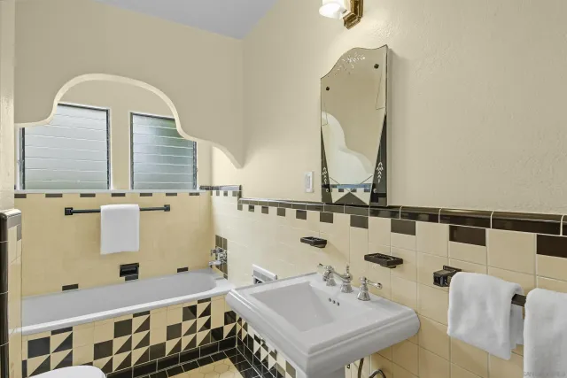 $1,199,000 | 4576 44th Street, San Diego, CA 92115