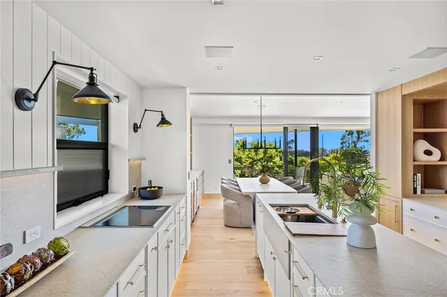 $4,795,000 | 1075 Granville Drive, Newport Beach, CA 92660