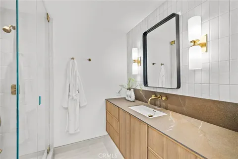 $4,795,000 | 1075 Granville Drive, Newport Beach, CA 92660