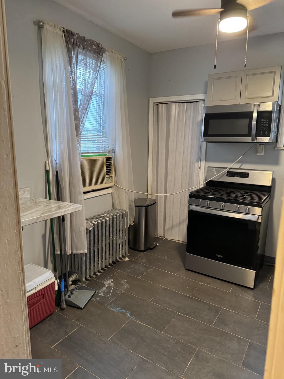 927 Keystone Road Chester, PA 19013 - Photo 7 of 26 Kitchen