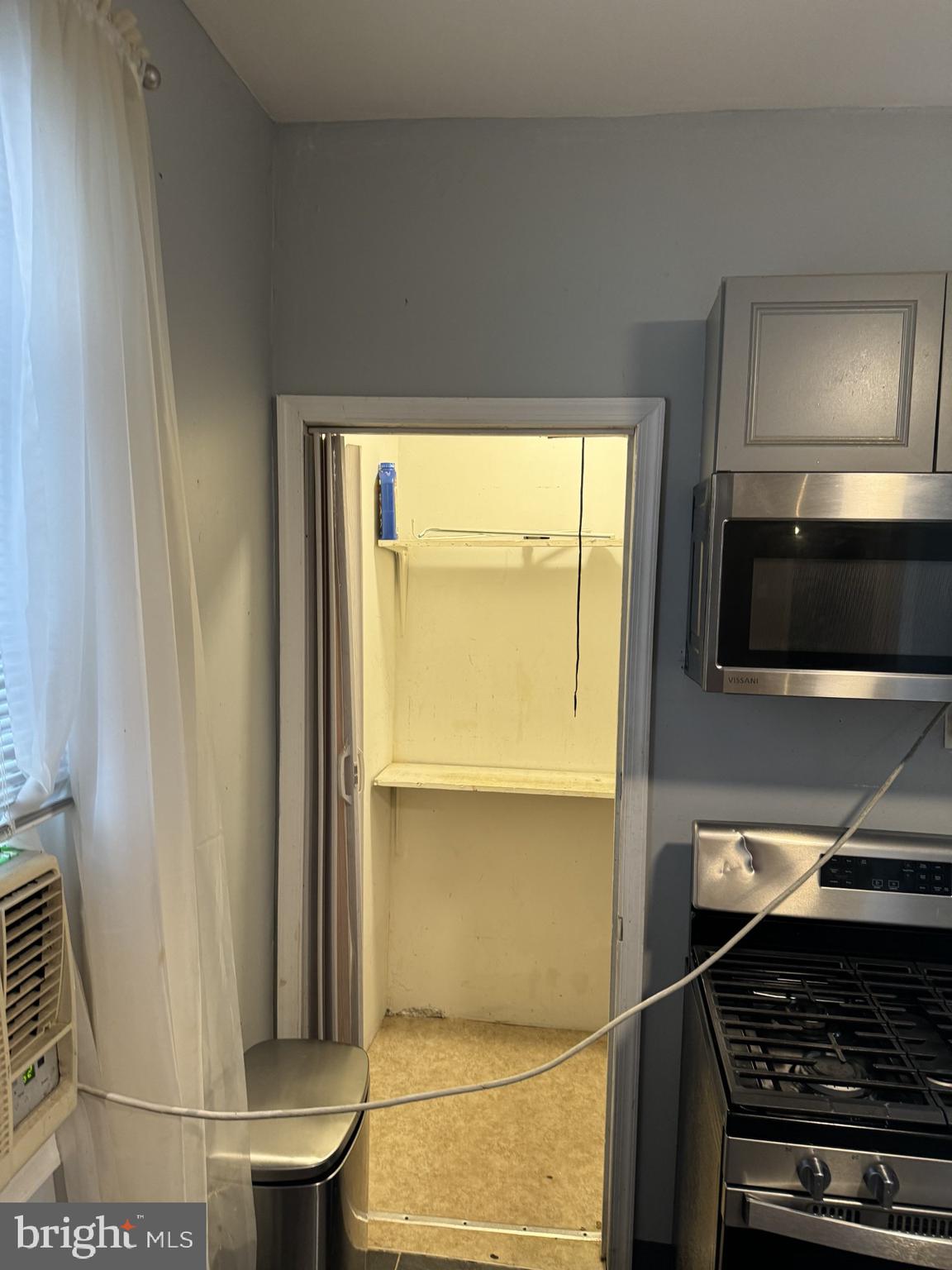 927 Keystone Road Chester, PA 19013 - Photo 10 of 26 Kitchen