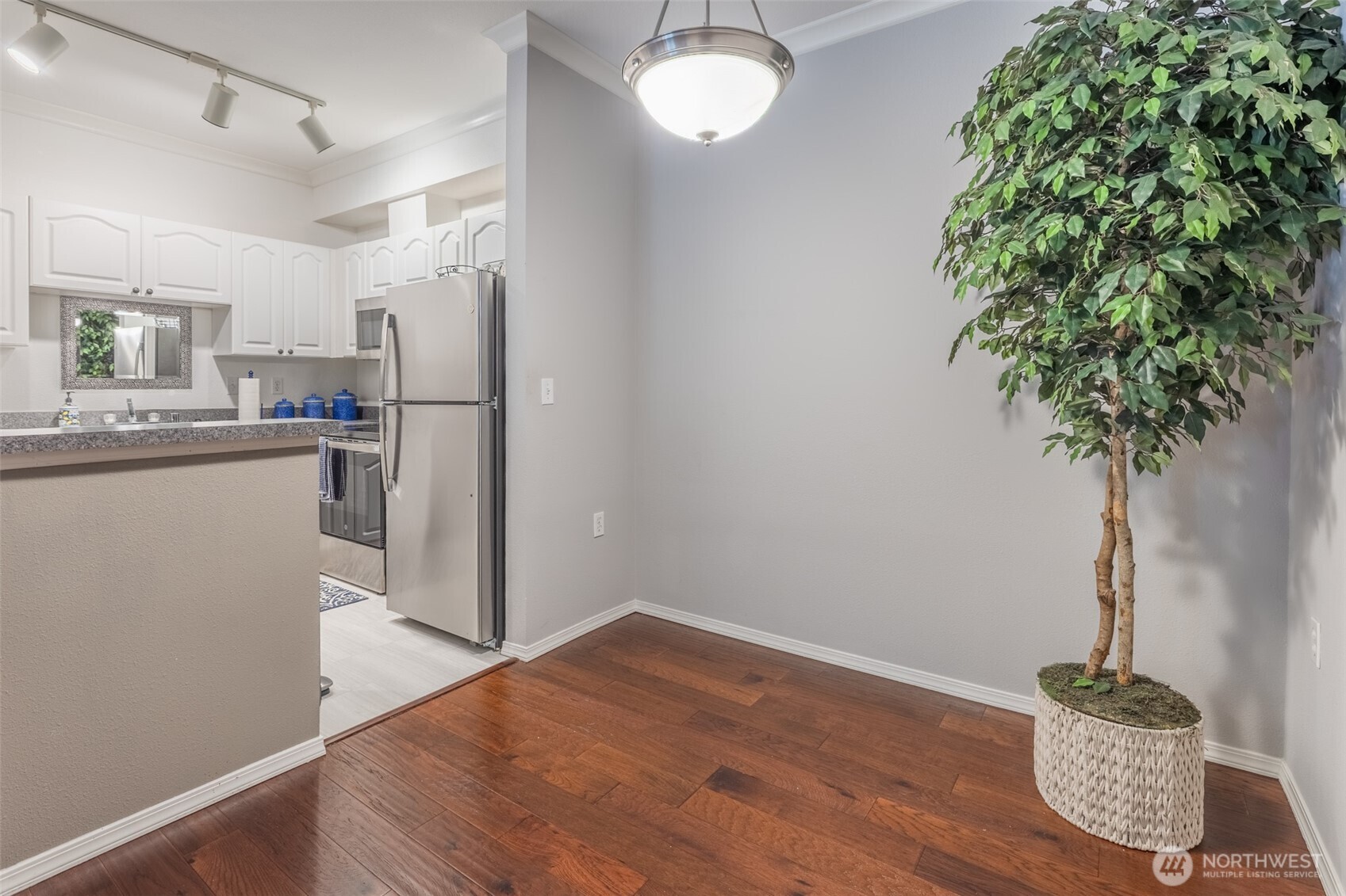 801 North Rainier Avenue, Unit F231 Renton, WA 98057 - Photo 8 of 23