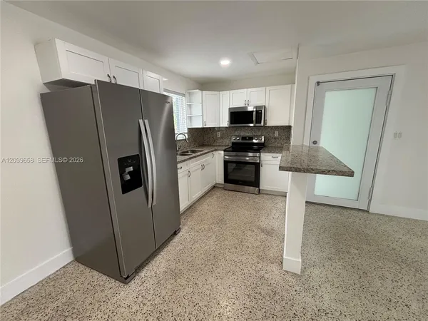 $2,100 | 458 East 31st Street, Unit 4, Hialeah, FL 33013