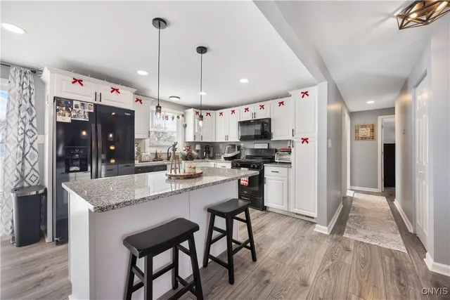 $279,900 | 8025 Bamm Hollow Road, Clay, NY 13041