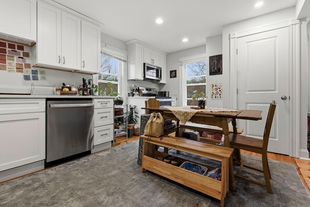 291 Main Street Amesbury, MA 01913 - Photo 4 of 42