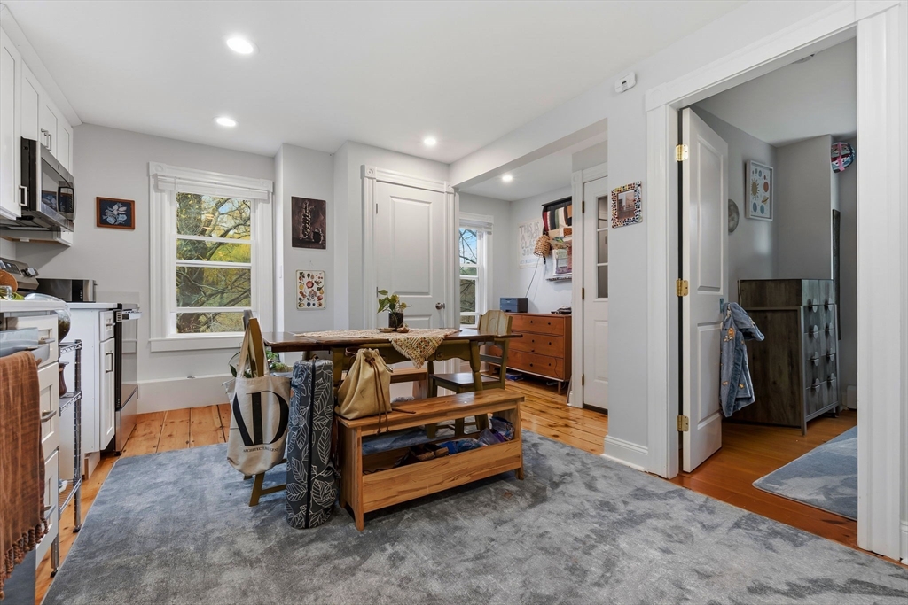 291 Main Street Amesbury, MA 01913 - Photo 5 of 42