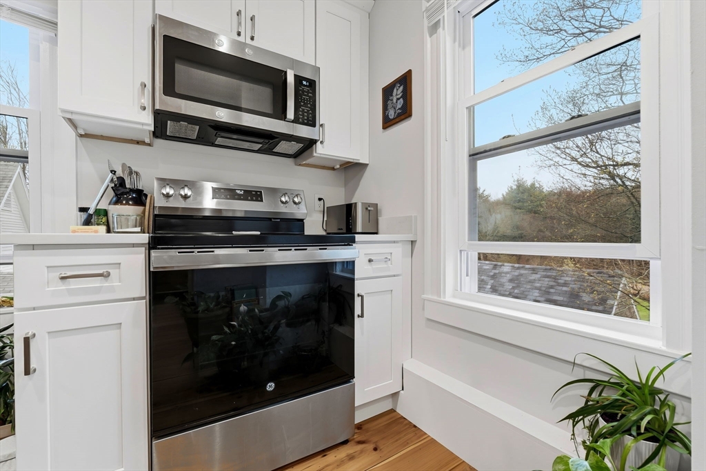 291 Main Street Amesbury, MA 01913 - Photo 7 of 42