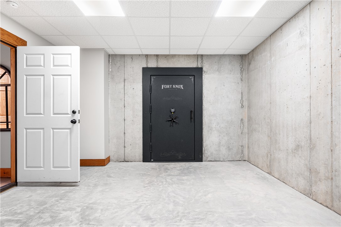 285 Bertha Allen Road Westminster, SC 29693 - Photo 26 of 50 A private Fort Knox vault offers unparalleled security within this robust basement space.