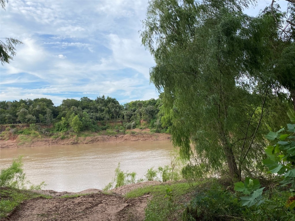 11810 Reinecker Road Wallis, TX 77485 - Photo 25 of 35