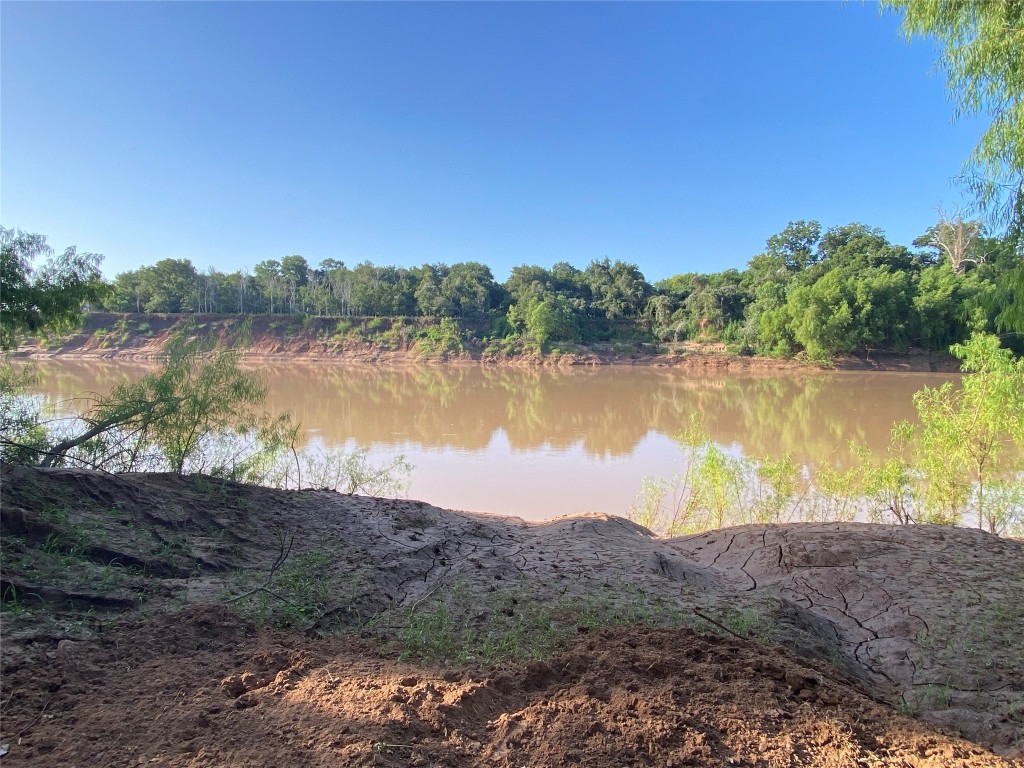 11810 Reinecker Road Wallis, TX 77485 - Photo 33 of 35