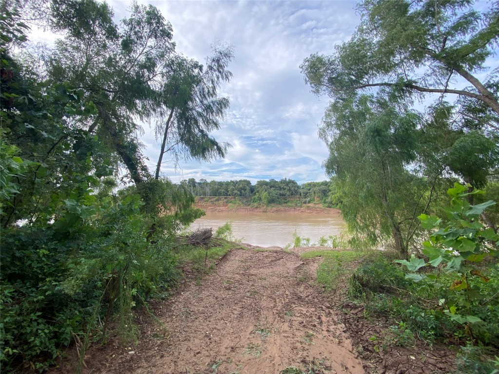 11810 Reinecker Road Wallis, TX 77485 - Photo 7 of 35 Direct access to the Brazos