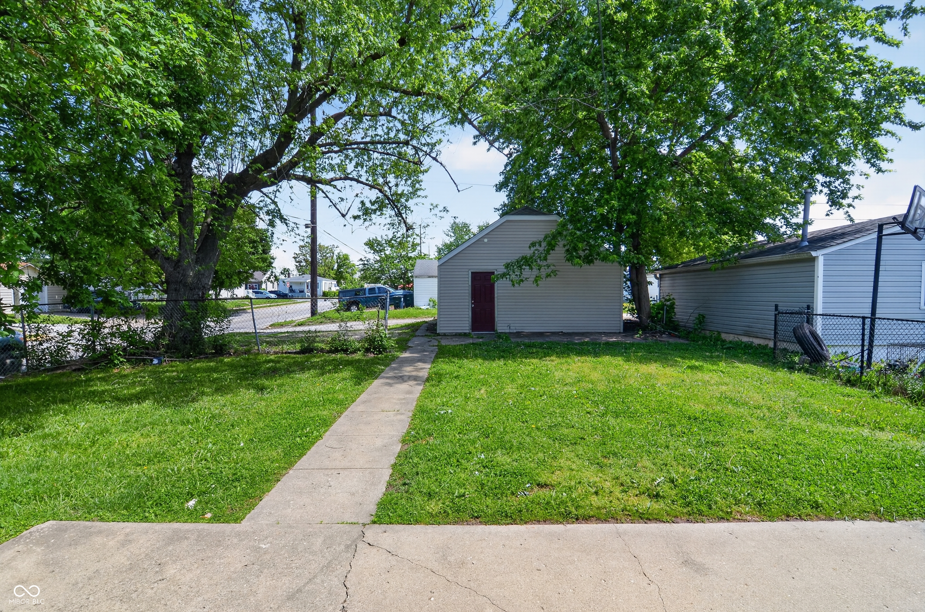 91 North 4th Avenue Beech Grove, IN 46107 - Photo 5 of 33