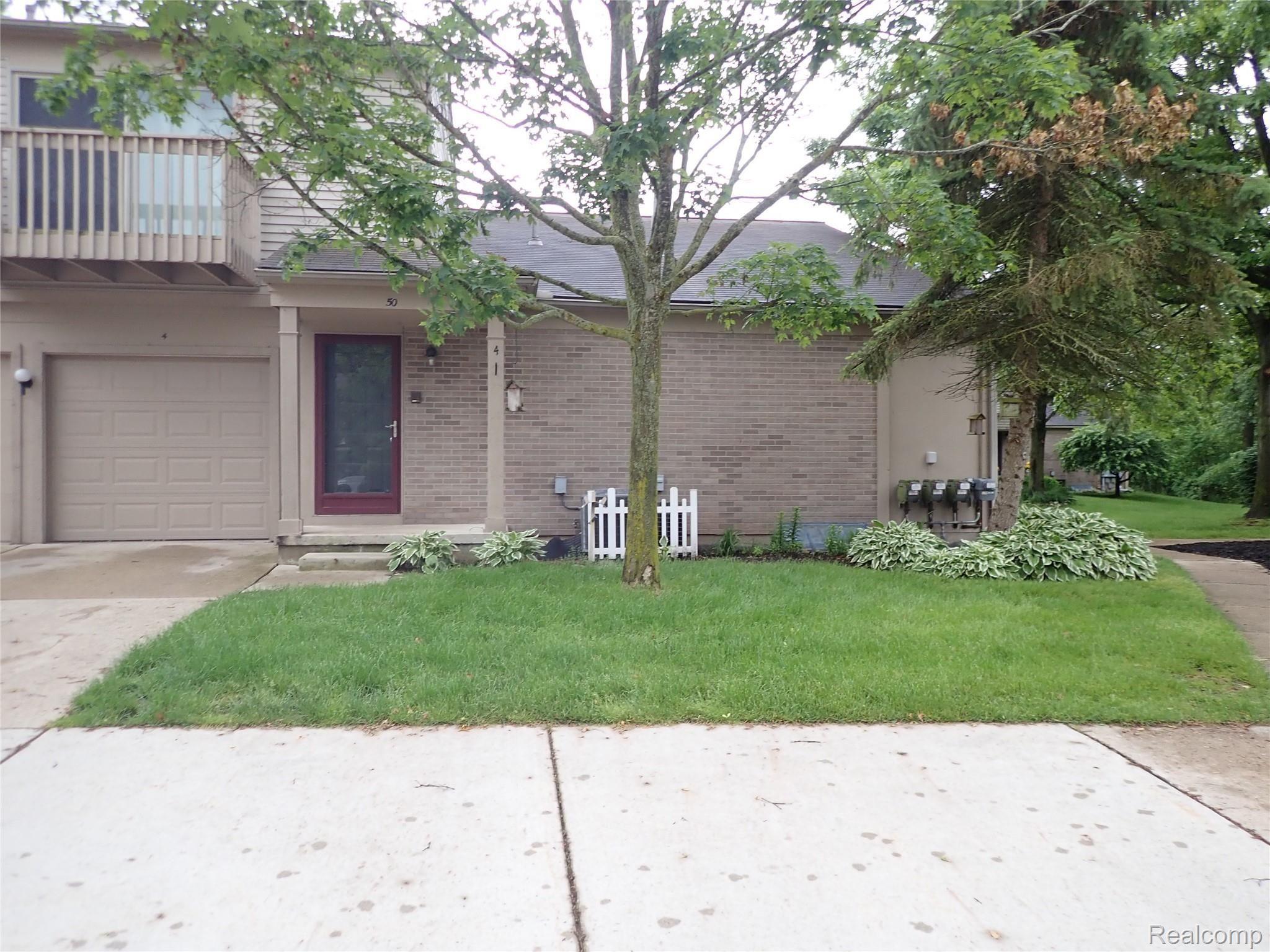 50 Pine Tree Ridge, Unit 4 Waterford, MI 48327 - Photo 2 of 25 Balcony & garage