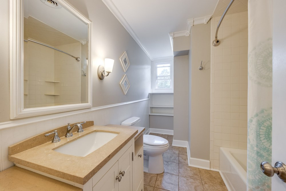 9909 Gralyn Road Raleigh, NC 27613 - Photo 17 of 29 UPSTAIRS FULL BATH