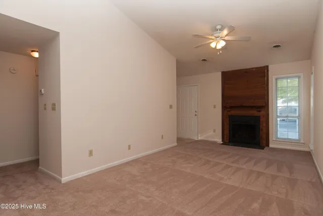 $1,300 | 4109 Bear Court, Wilmington, NC 28403