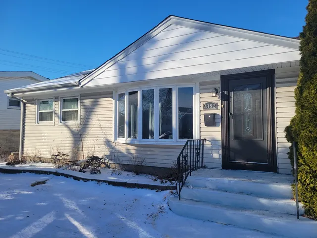 $3,000 | 2382 South Scott Street, Des Plaines, IL 60018