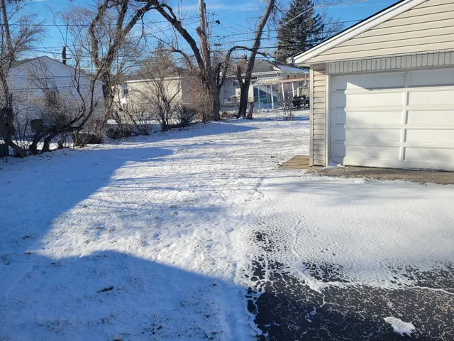 $3,000 | 2382 South Scott Street, Des Plaines, IL 60018