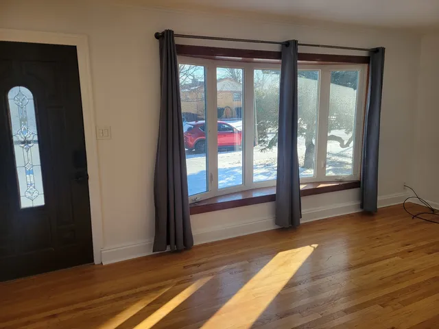 $3,000 | 2382 South Scott Street, Des Plaines, IL 60018