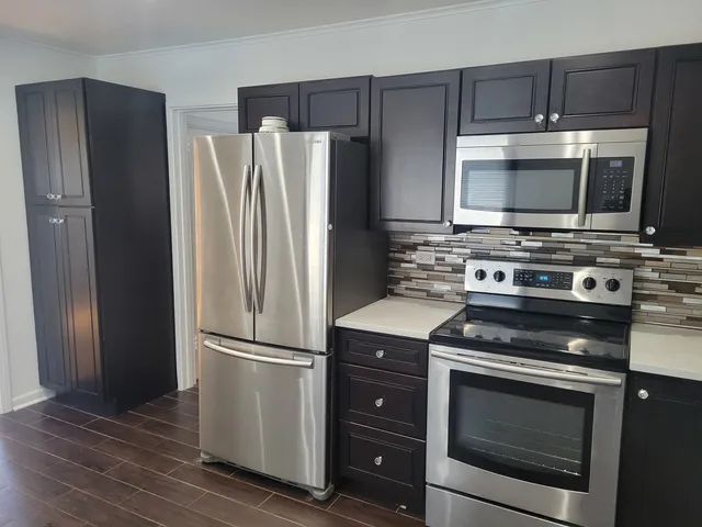 $3,000 | 2382 South Scott Street, Des Plaines, IL 60018