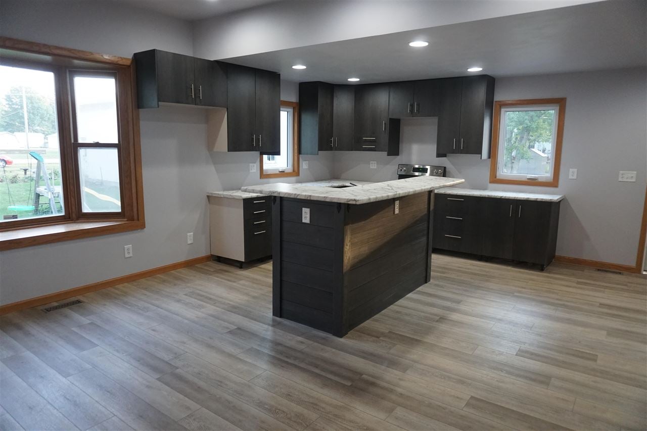 304 South Center Street Lone Tree, IA 52755 - Photo 8 of 19 Gallery Image 8