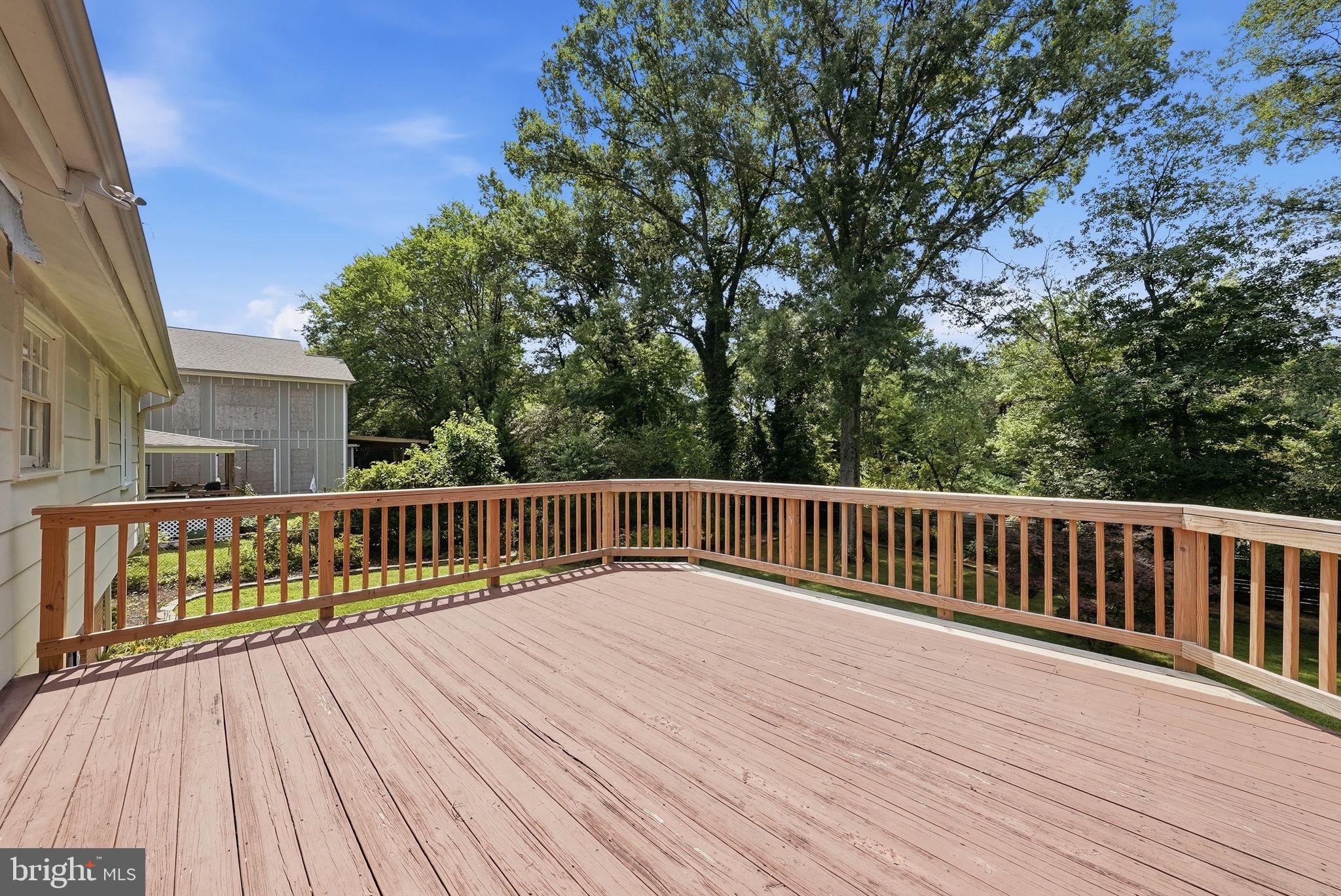 8640 Gateshead Road Alexandria, VA 22309 - Photo 24 of 33 Deck