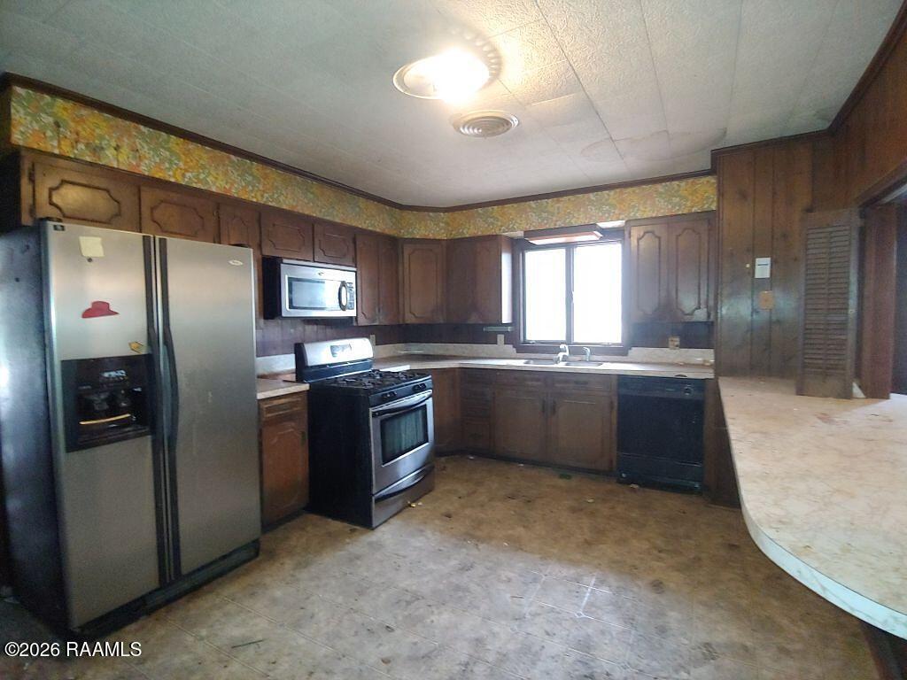 151 Country Ridge Road Opelousas, LA 70570 - Photo 3 of 23 3 Kitchen